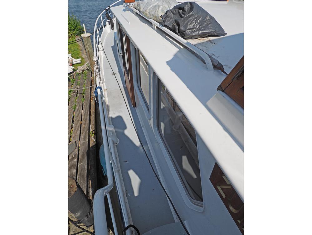  Deck equipment